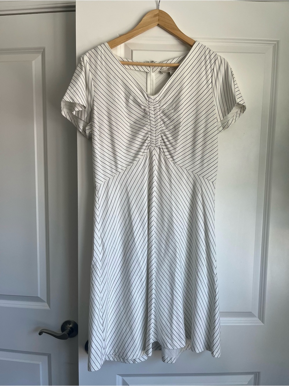 NWT LOFT White & Black Pinstripe Ruched V-Neck Dress Size 12